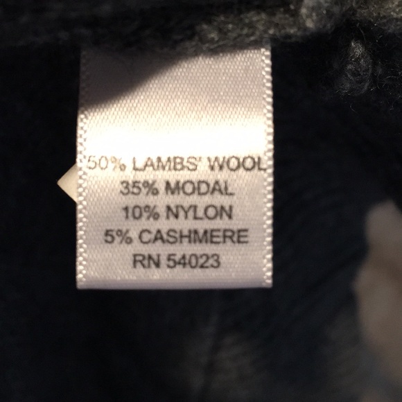 Banana Republic Lamb’s Wool & Cashmere Sweater - Picture 7 of 7